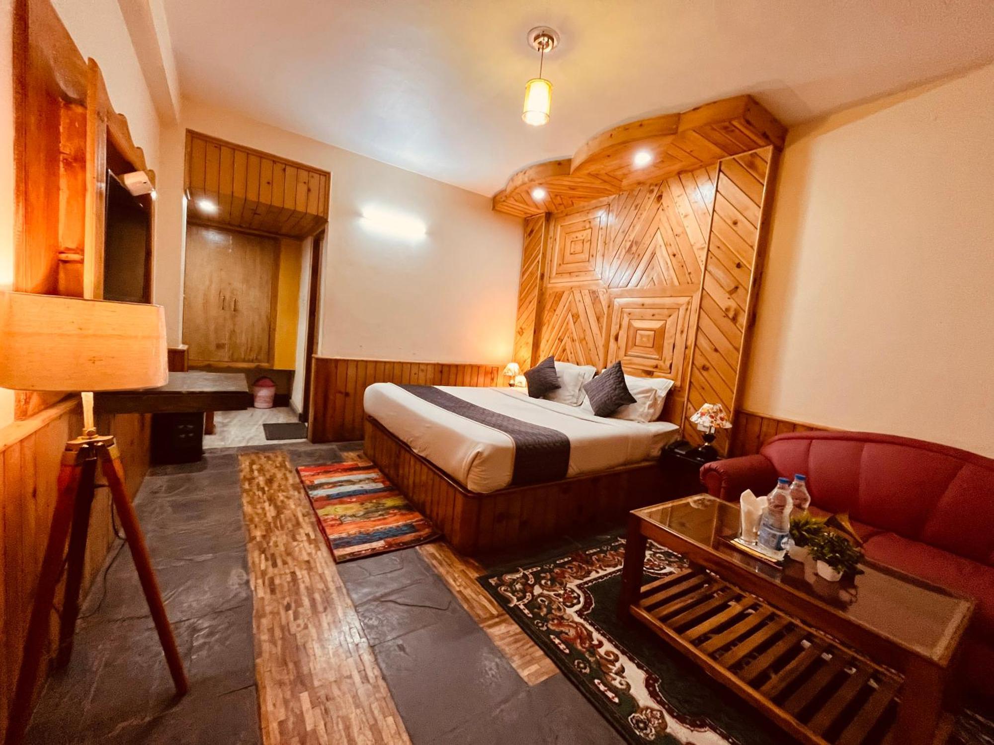 The Hollywood Vibes - #Riverview #Premium Rooms #Prime Location #Most Awarded #Parking #Top Rated #Open Terrace #Best Selling Hotel In Manali Zewnętrze zdjęcie